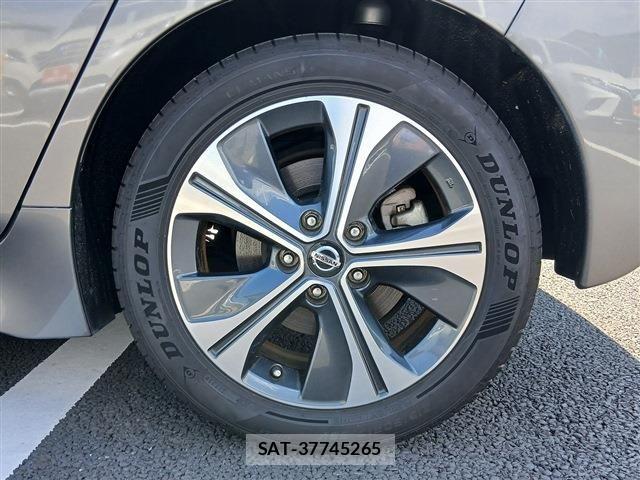Nissan LEAF 2020-02 8130949-29