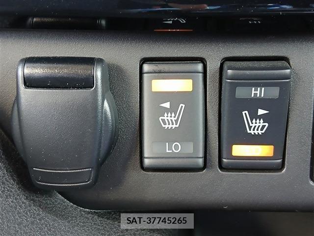 Nissan LEAF 2020-02 8130949-5