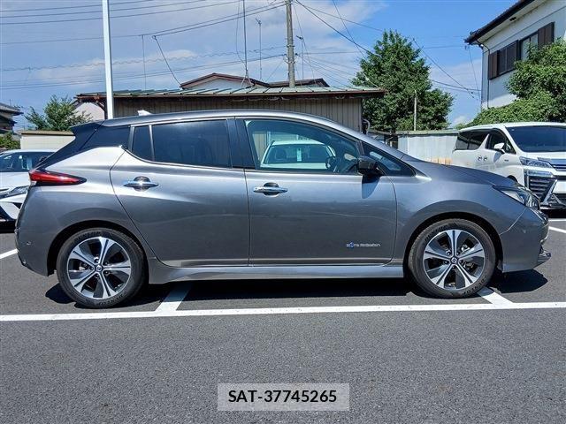 Nissan LEAF 2020-02 8130949-7