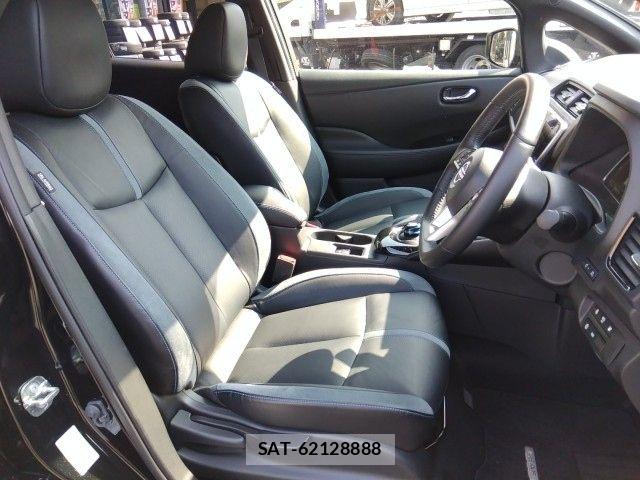 Nissan LEAF 2024-02 8130932-9
