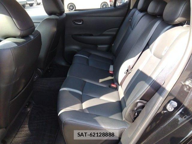 Nissan LEAF 2024-02 8130932-12