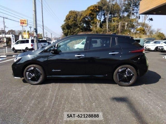 Nissan LEAF 2024-02 8130932-15