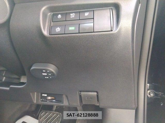 Nissan LEAF 2024-02 8130932-19