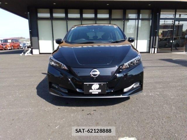 Nissan LEAF 2024-02 8130932-3