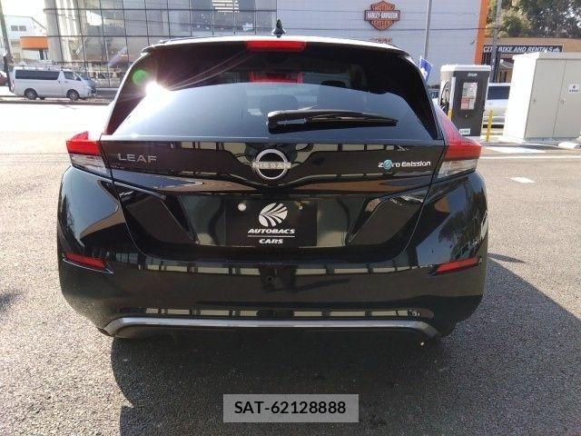 Nissan LEAF 2024-02 8130932-4