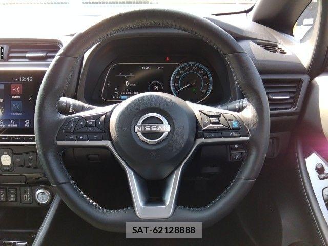 Nissan LEAF 2024-02 8130932-7