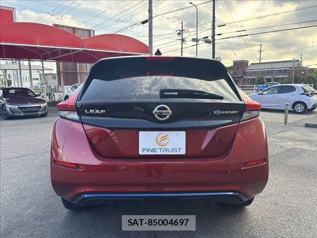 Nissan LEAF 2019-12 8130942-19