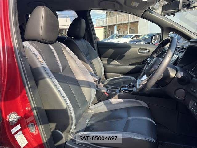 Nissan LEAF 2019-12 8130942-7