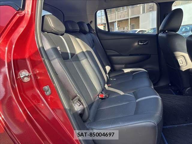 Nissan LEAF 2019-12 8130942-8