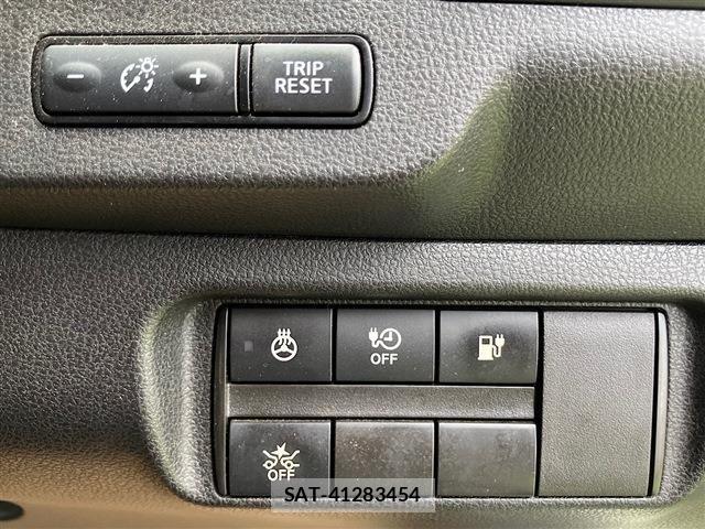 Nissan LEAF 2021-09 8130936-10