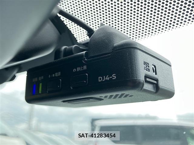 Nissan LEAF 2021-09 8130936-17