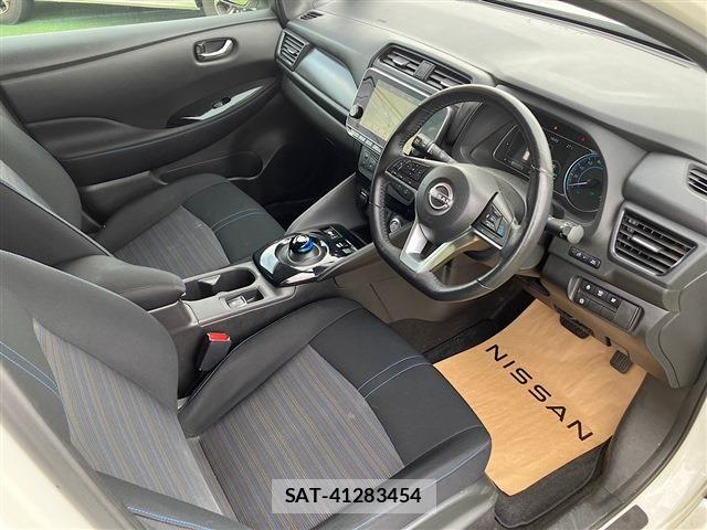 Nissan LEAF 2021-09 8130936-19