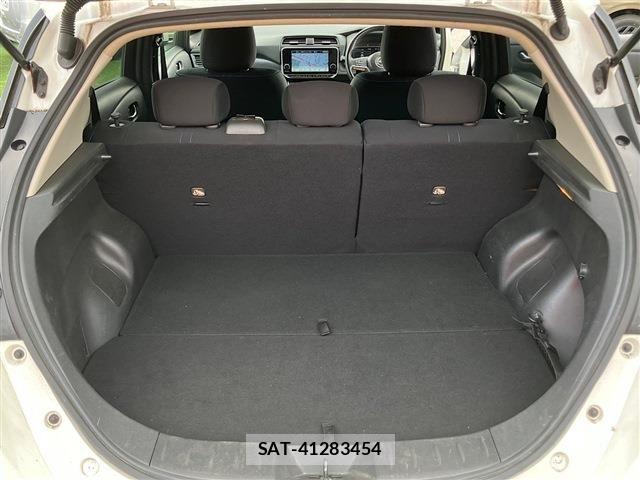 Nissan LEAF 2021-09 8130936-22