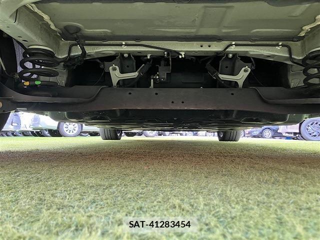 Nissan LEAF 2021-09 8130936-23