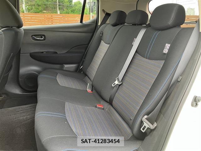 Nissan LEAF 2021-09 8130936-25