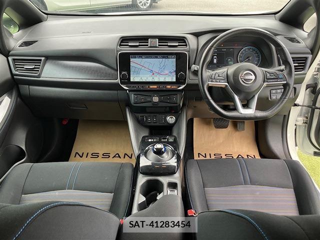 Nissan LEAF 2021-09 8130936-2