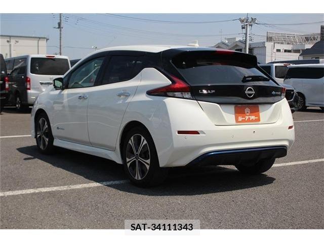 Nissan LEAF 2022-03 8146040-13