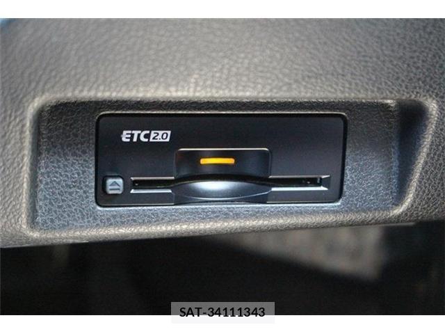 Nissan LEAF 2022-03 8146040-7