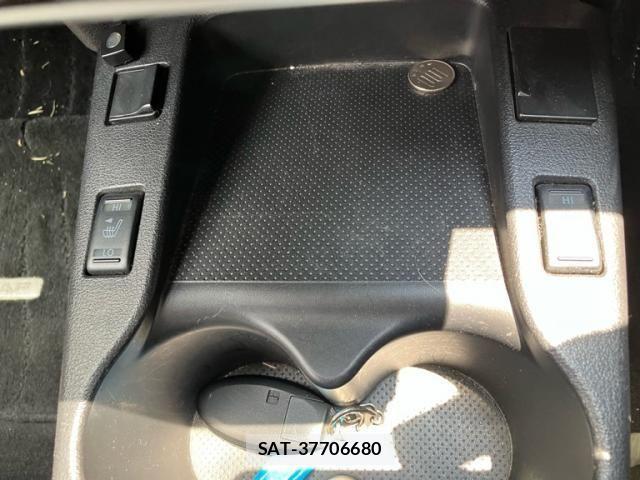 Nissan LEAF 2016-01 8146041-23