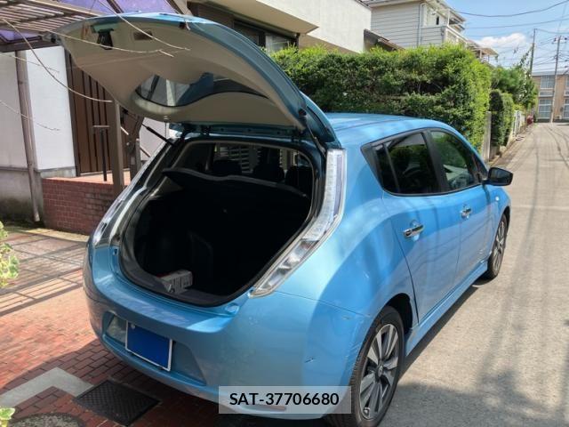 Nissan LEAF 2016-01 8146041-6