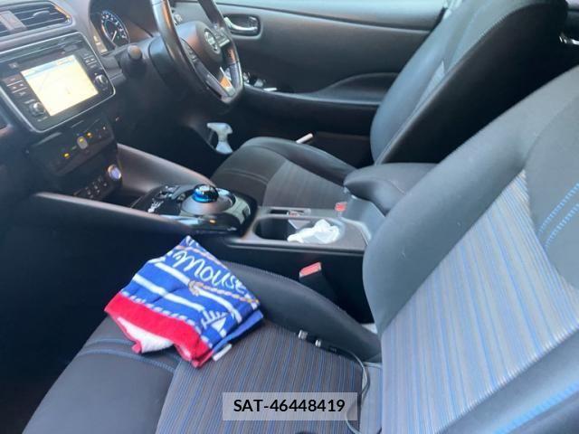 Nissan LEAF 2017-11 8158669-10