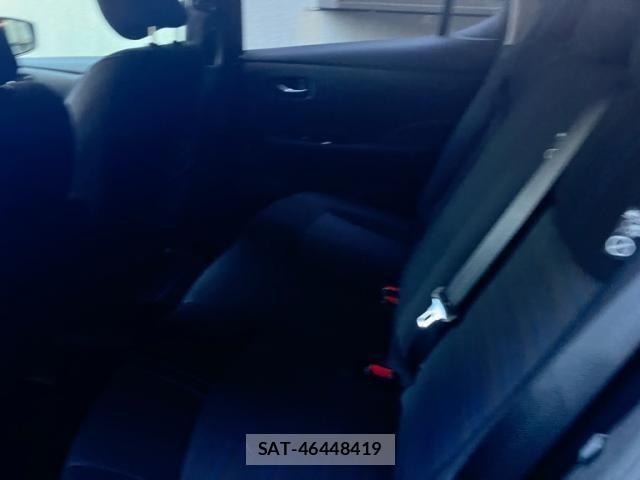 Nissan LEAF 2017-11 8158669-11