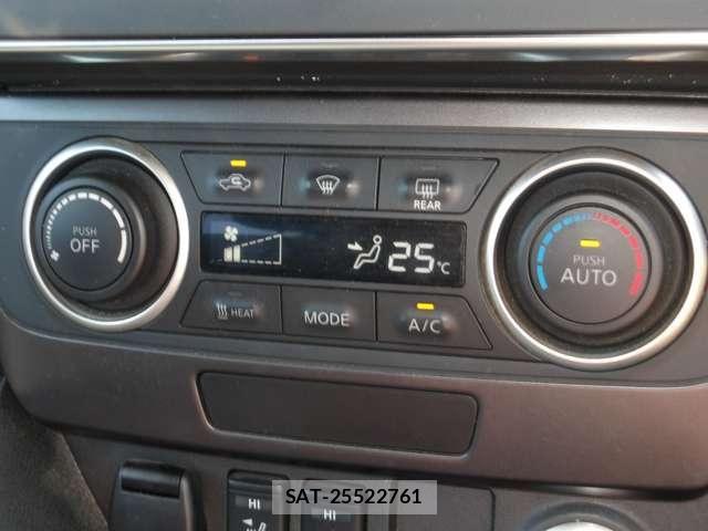 Nissan LEAF 2018-01 8208259-17