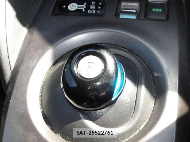 Nissan LEAF 2018-01 8208259-20