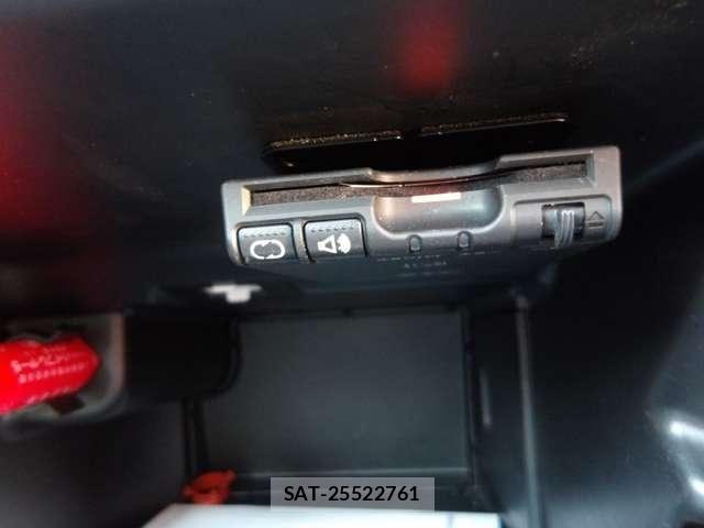 Nissan LEAF 2018-01 8208259-24