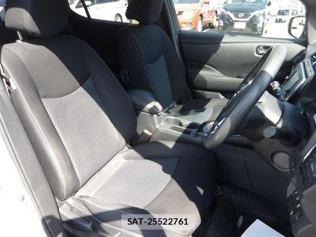 Nissan LEAF 2018-01 8208259-26