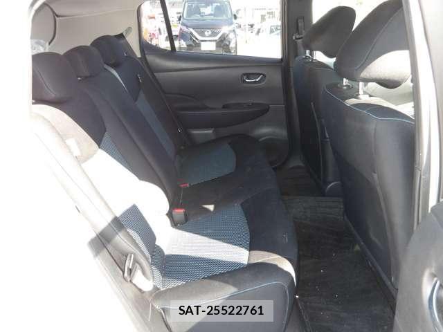 Nissan LEAF 2018-01 8208259-27