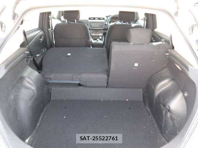 Nissan LEAF 2018-01 8208259-29
