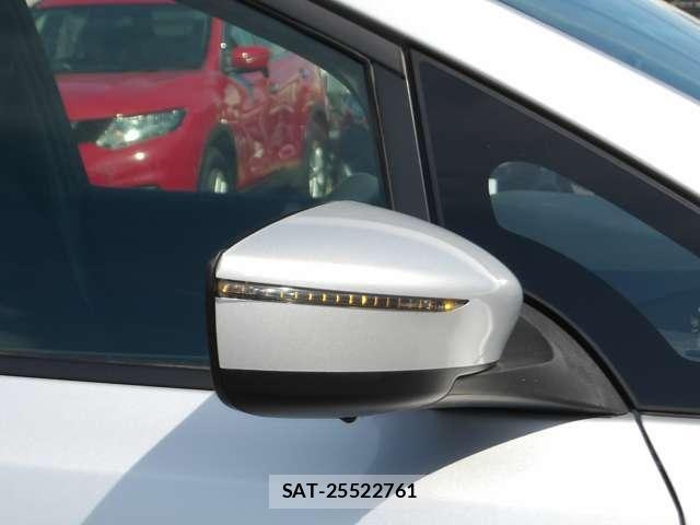 Nissan LEAF 2018-01 8208259-8