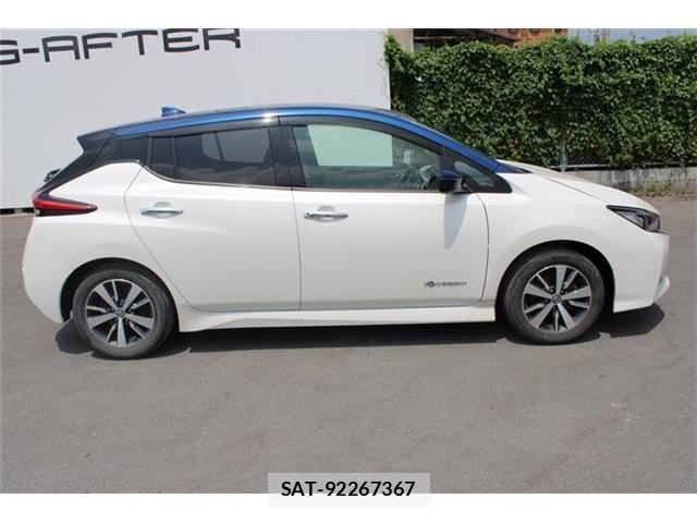 Nissan LEAF 2020-02 8208261-10