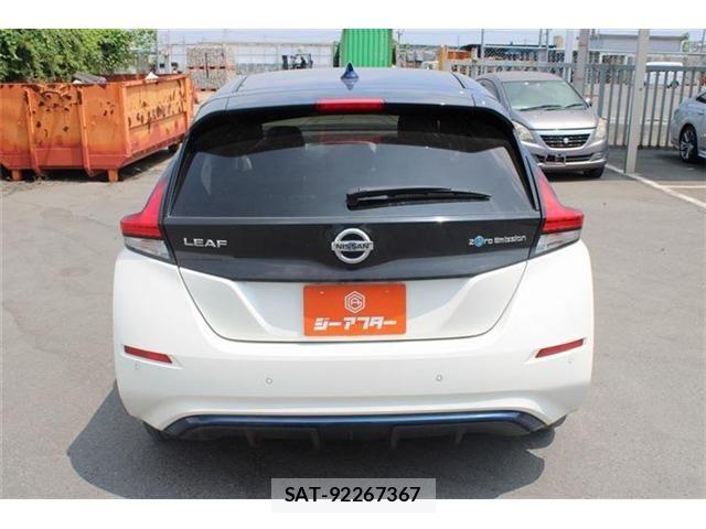 Nissan LEAF 2020-02 8208261-8