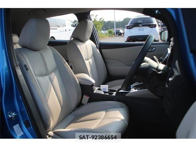 Nissan LEAF 2023-02 8208257-13