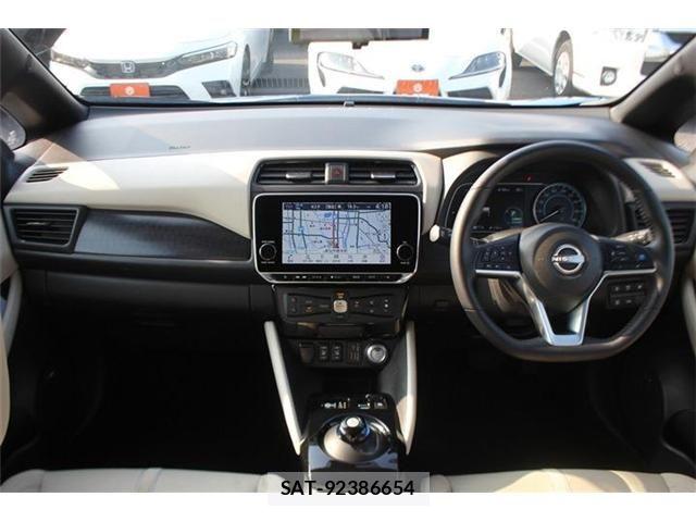 Nissan LEAF 2023-02 8208257-16