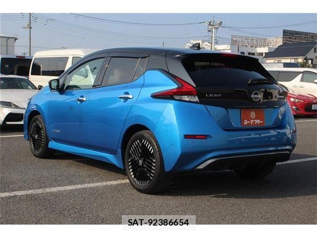 Nissan LEAF 2023-02 8208257-23