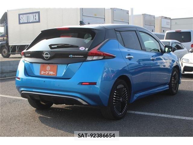 Nissan LEAF 2023-02 8208257-24