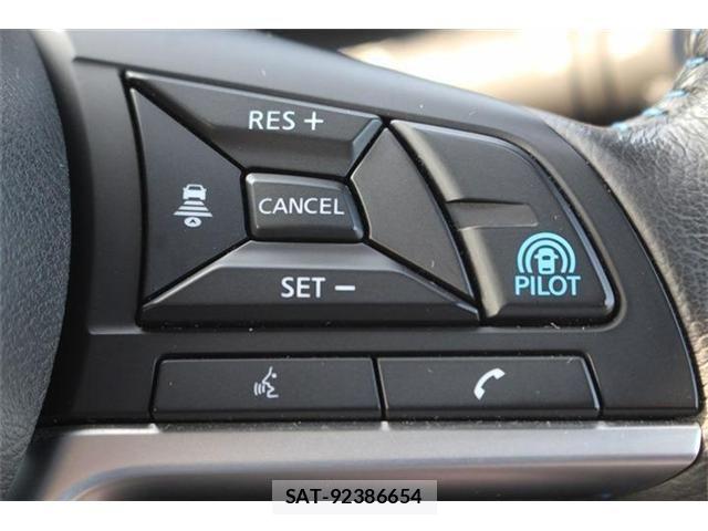 Nissan LEAF 2023-02 8208257-3