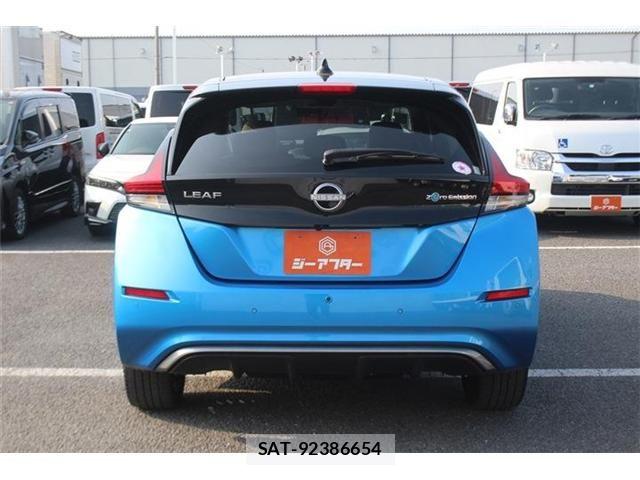 Nissan LEAF 2023-02 8208257-8