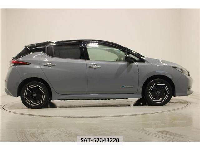 Nissan LEAF 2022-06 8208256-13