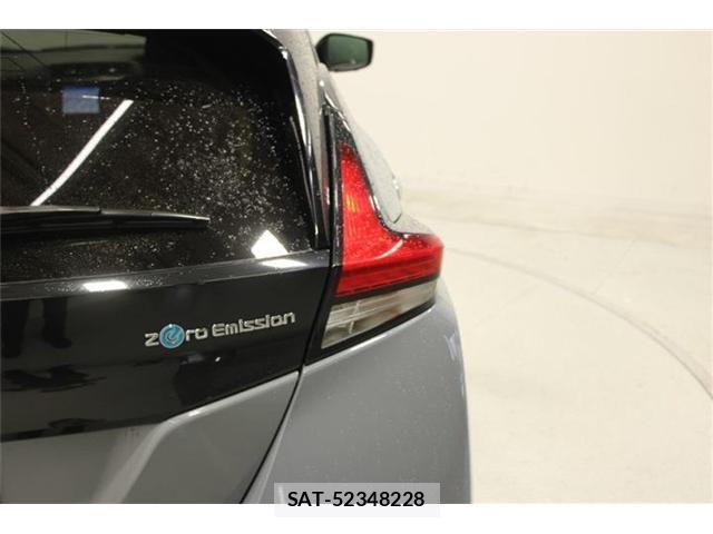 Nissan LEAF 2022-06 8208256-18