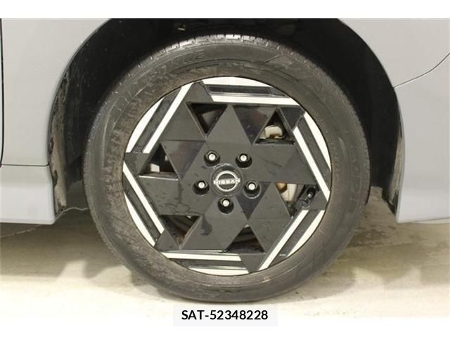 Nissan LEAF 2022-06 8208256-22