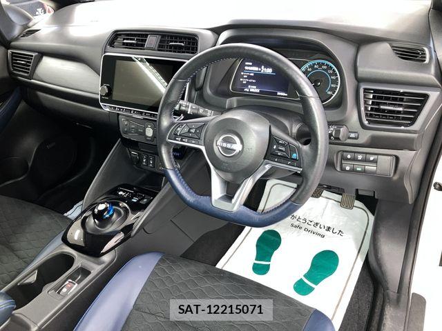 Nissan LEAF 2021-08 8208258-21