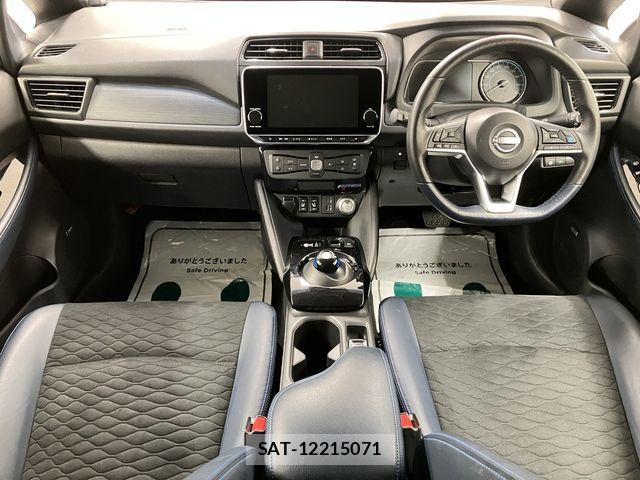 Nissan LEAF 2021-08 8208258-27