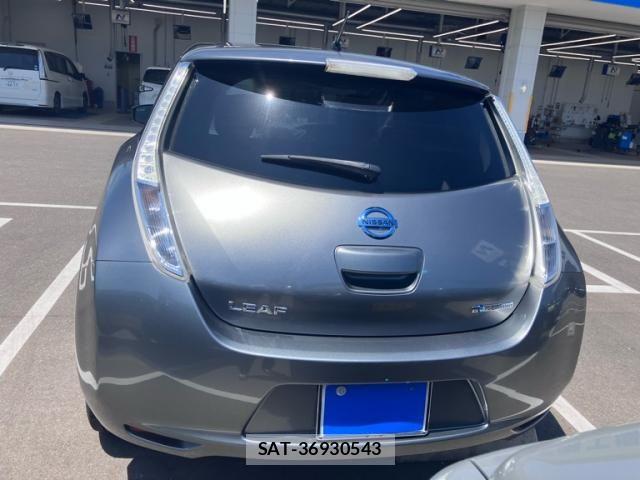 Nissan LEAF 2016-09 8208262-8