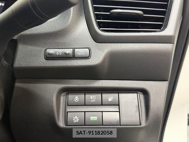 Nissan LEAF 2021-04 8208255-9