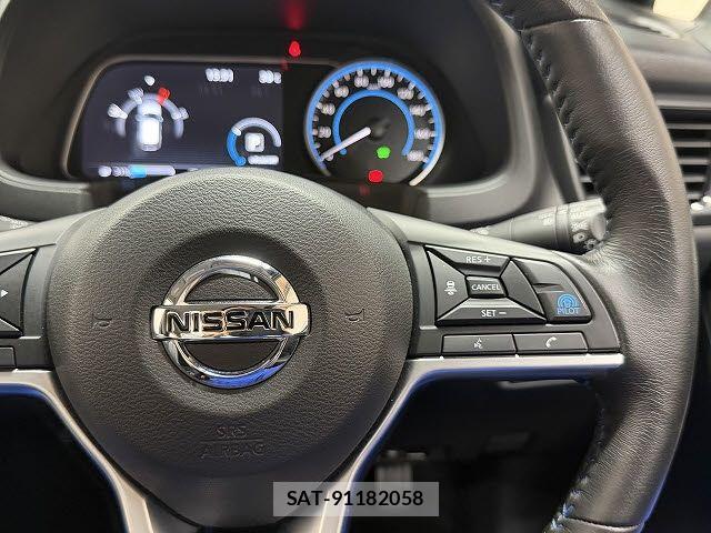 Nissan LEAF 2021-04 8208255-12