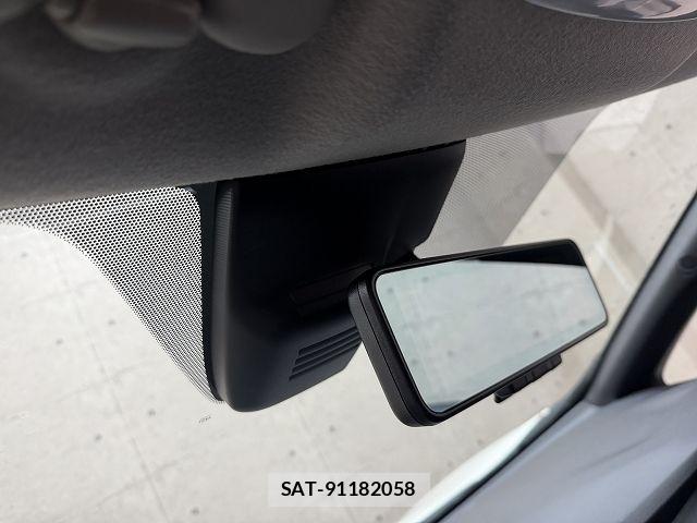 Nissan LEAF 2021-04 8208255-18